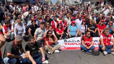 grevde olan izmir buyuksehir calisanlarindan dev yuruyus bca93290e077 |