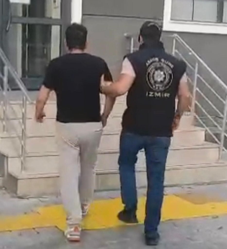 haklarinda kesinlesmis hapis cezasi bulan 2 kisi yakalandi d37eb640636f |