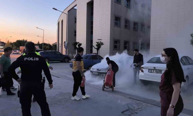 hastane otoparkinda park halindeki arac alevlere teslim oldu f946a13f2c75 |