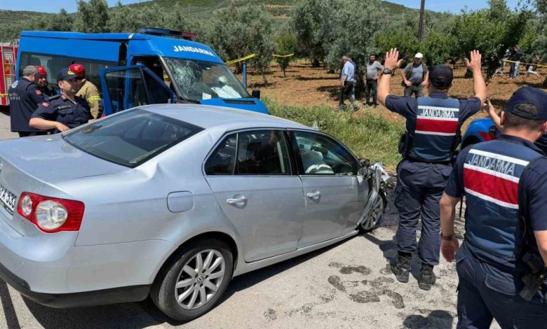 hatali sollama yapan otomobil jandarma ekibiyle carpisti 1 olu 2 yarali 5e1de701db31 |