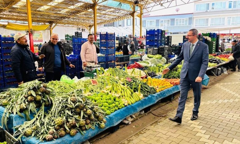 Havran Kaymakamı Enver Özderin semt pazarını ziyaret etti 1 havran kaymakami enver ozderin semt pazarini ziyaret etti 5552f82f2516 |