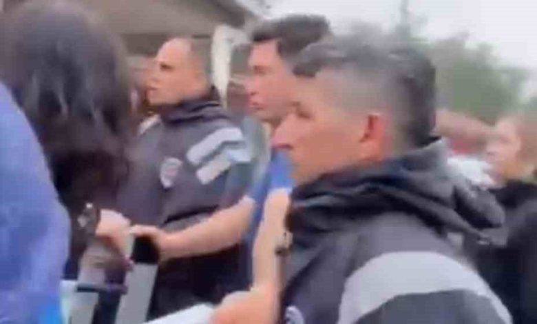 hayvan barinaginda gergin anlar 9408b3cb4694 |