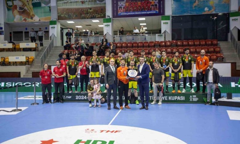 hentbolda erkekler turkiye kupasi sampiyonu besiktas b9489adbf0d4 |