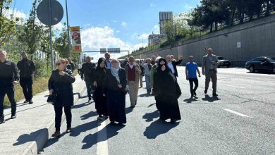 ibb magduru taksicilerden chp il baskanligi binasi onunde duduklu protesto 3bd32b50476b |