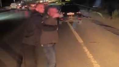 iett otobusunun onunu kesip soforu tehdit ettiler o anlar kamerada 2a571a5f0497 |
