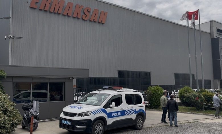 İş makinesinin altında kalan işçi hayatını kaybetti 1 is makinesinin altinda kalan isci hayatini kaybetti a207738b41ce |