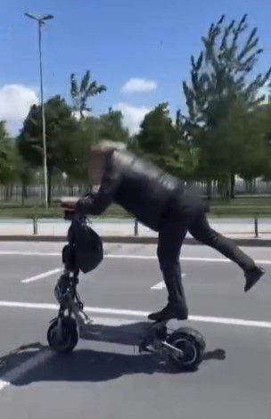 İstanbul’da tehlikeli scooter yolculuğu kamerada 1 istanbulda tehlikeli scooter yolculugu kamerada f71109321a55 |