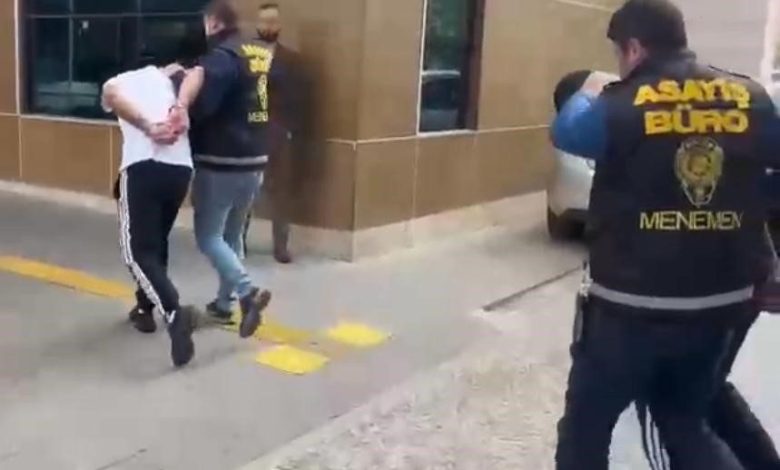 İzmir’de 2 gün üst üste silahlı saldırı düzenleyen şüpheliler tutuklandı 1 izmirde 2 gun ust uste silahli saldiri duzenleyen supheliler tutuklandi 2e47faafed55 |