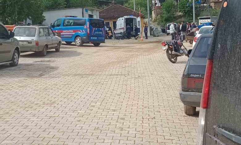 izmirde 3 kisiyi yaralayan saldirgan kayiplara karisti 20fbdbed8fbd |