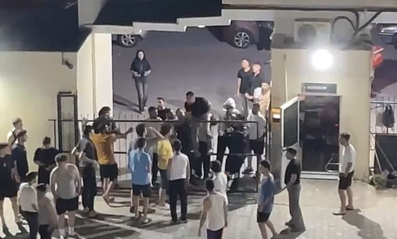 İzmir’de, KYK yurdu öğrencilerine saldırıda 6 tutuklama 1 izmirde kyk yurdu ogrencilerine saldirida 6 tutuklama 2cfb35981ee2 |