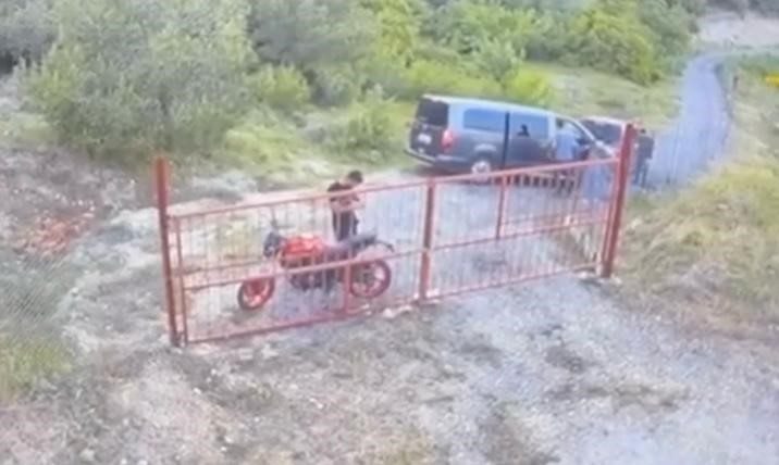İzmir’de ormanı yakan 5 defineci tutuklandı 1 izmirde ormani yakan 5 defineci tutuklandi 5b33f8c67801 |