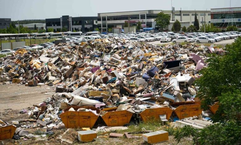 İzmir’in göbeğinde çöp alanından ürküten görüntü 1 izmirin gobeginde cop alanindan urkuten goruntu cb941cb9794f |