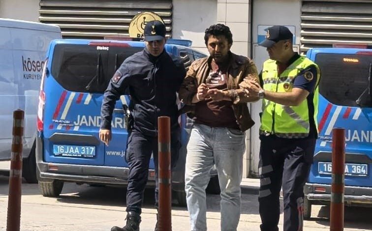 jandarmaya ekiplerine saldiran genc tutuklandi eb76e4866fe8 |