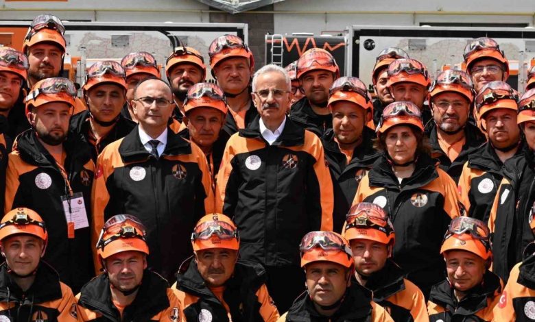 Karayolları bünyesinde 459 kişilik arama ve kurtarma ekibi oluşturuldu 1 karayollari bunyesinde 459 kisilik arama ve kurtarma ekibi olusturuldu 2be6537c10eb |