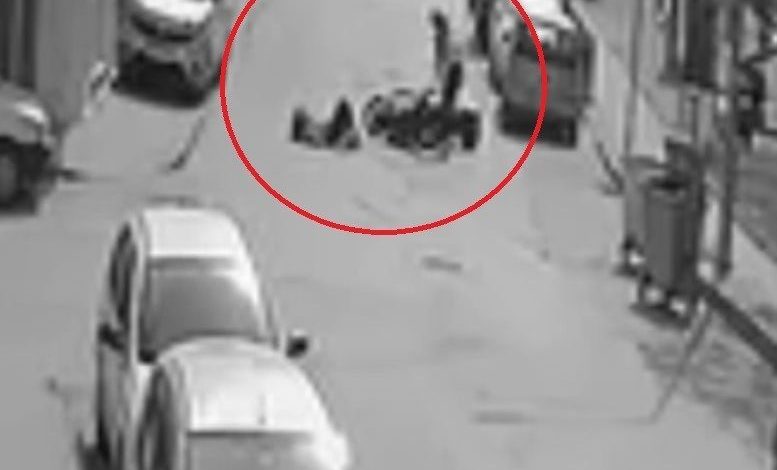 karsiya gecen kadina carpti yaraliyi olay yerinde birakip kacti da3866100019 |