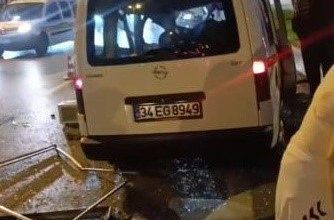 kartalda reklam panosuna carpan arac karsi seride gecti b7772c88ba10 |