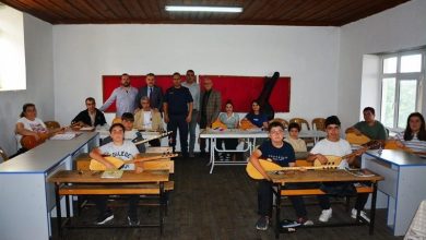 kaymakam odabastan tahtakuslarda baglama kursuna ziyaret 93da6d960669 |