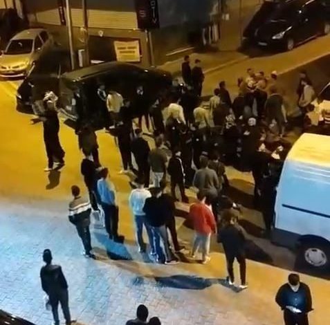 kaza sonrasinda iki aile birbirine girdi o anlar kamerada b67b0859d394 |