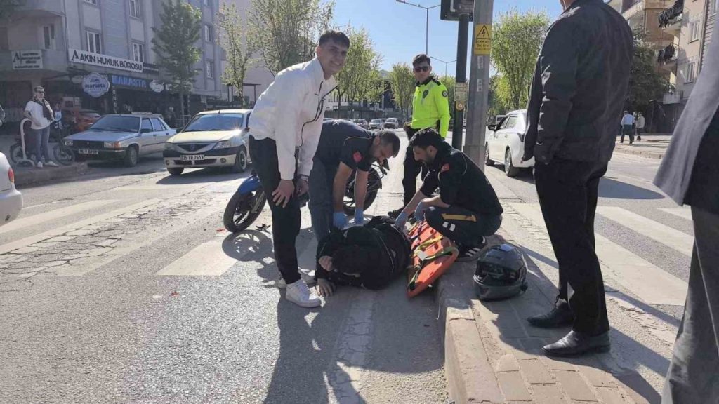 kazaya yapan motosikletteki 2 kisi yaralandi 7c6e2c0cb2c6 |