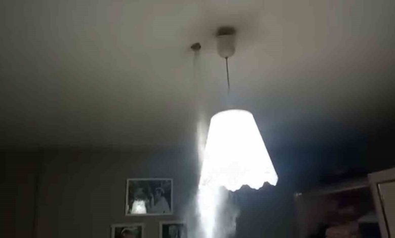 korku eviabisini evden cikarmak icin tavani boyle deldi 96c5152d9c4a |