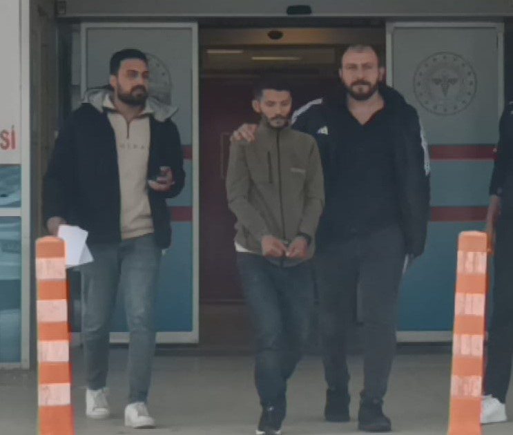 kredi vaadiyle 19 yasindaki gencin 300 bin tlsini alan dolandirici tutuklandi a3bee5619939 |