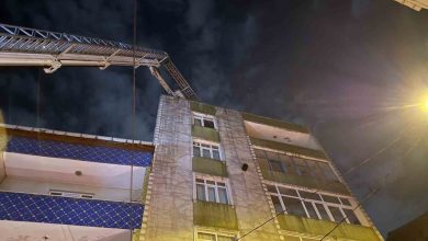 kucukcekmecede 7 katli binanin catisi alev alev yandi d636763a487e |