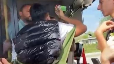 lise ogrencisi tartistigi otobus soforunun uzerine yurudu arkadaslari o anlari kayda aldi 1099e736702b |