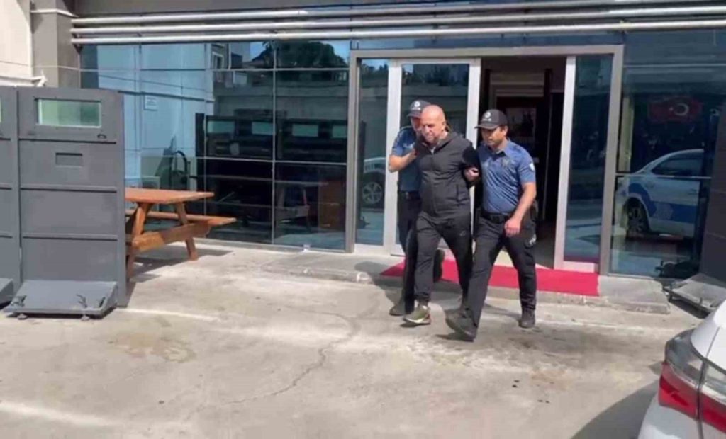 marmarayda cocuklarinin yaninda babayi darbeden sahis adliyeye sevk edildi f31855788f4d |