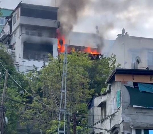 Ortaköy’de ahşap bina alevlere teslim oldu 1 ortakoyde ahsap bina alevlere teslim oldu fcd6acc6e2cd |