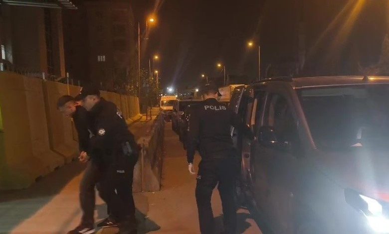 pendikte asker eglencesinde havaya ates eden sahis yakalandi 51ea338c5c53 |