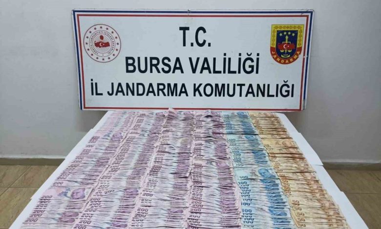 sahte jandarmayi gercek jandarma yakaladi 71d7d28a98b3 |