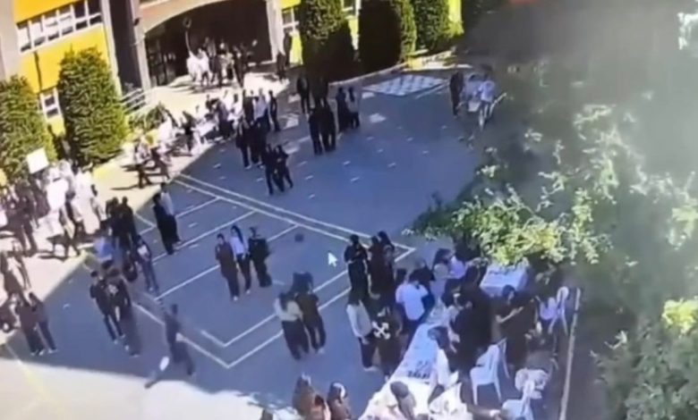 sultanbeylide lise ogrencisi okul bahcesinde arkadasini bicakladi o anlar kameraya yansidi bafc05808ed4 |