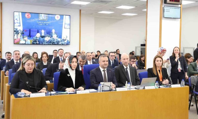 TCMB Başkanı Karahan: "Yıl sonu enflasyon beklentisi tahmin ve belirsizlik aralığı beklentilerimizle uyumlu" 1 tcmb baskani karahan yil sonu enflasyon beklentisi tahmin ve belirsizlik araligi beklentilerimizle uyumlu 14f22c88f84f |