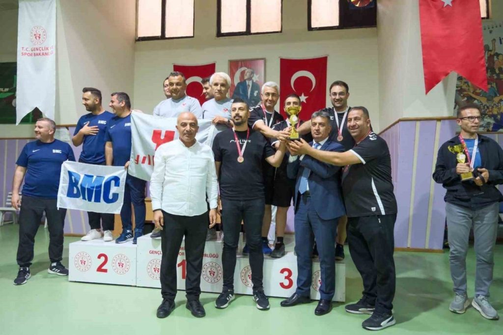 tepecik eah masa tenisi takimi super lige yukseldi 3ef8a3459fc6 |