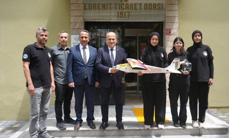 turkiye ikincisi olan ogrencilerden edremit ticaret odasina ziyaret e43c065b38b7 |