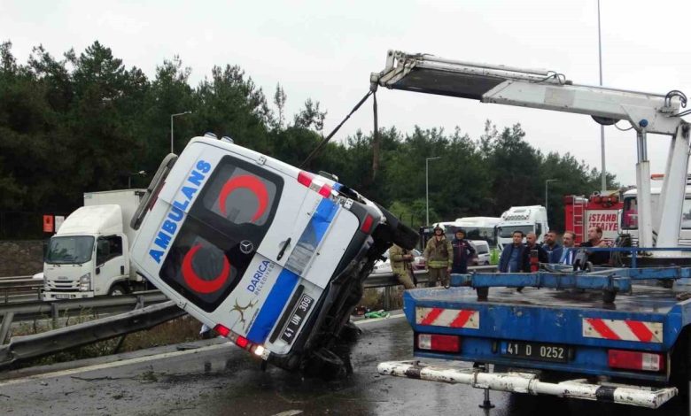 tuzlada hasta nakil ambulansi yan yatti 3 yarali 13add79a9753 |
