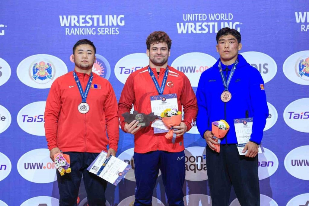 ulaanbaatar open ranking serisinde osman gocenden altin madalya c968b35f1a34 |