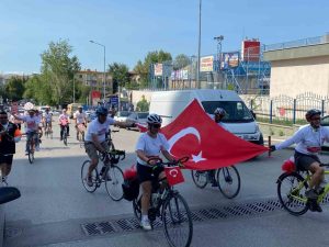 unipersen uyeleri eskisehirden ankaraya pedal cevirdi dcfabe3b7440 |