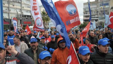 yagmurlu havaya ragmen aliagada 1 mayis kutlandi d760b9b7a084 |