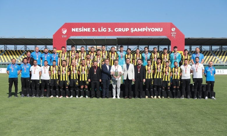 yenilgisiz sampiyon aliaga fk kupayi kaldirdi dd7524a9b49f |