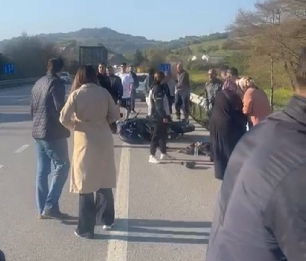 yenisehirde kontrolden cikan motosiklet devrildi 1 olu 1 yarali cc1d596f6e82 |