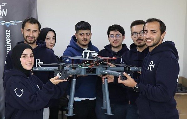 Yıkımın içinden hayatı gösteren dron: DEPRON öğrenci elinden doğdu 1 yikimin icinden hayati gosteren dron depron ogrenci elinden dogdu 07ffabd7255e |