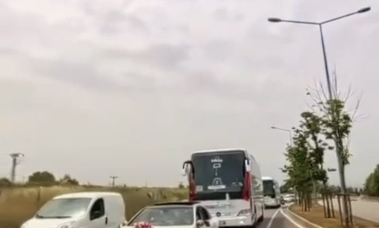 yolcu otobusu dugun konvoyuna girdi konvoyda tehlikeli anlar kamerada 7f3276f34953 |