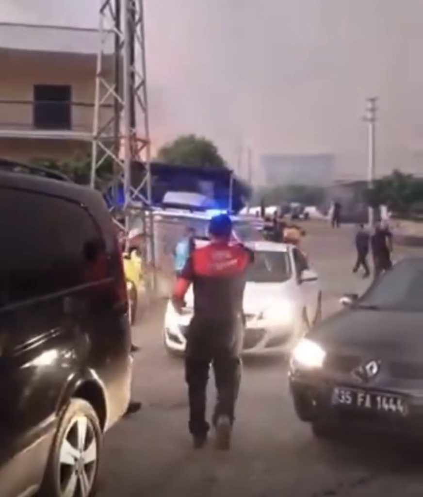 aliagadaki yangin focaya dogru genisledi bazi evler tahliye edildi 0d5f9e5c26ed |