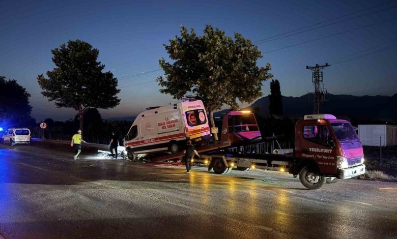 ambulans ile carpisan otomobilde can pazari 665b1cb943de |