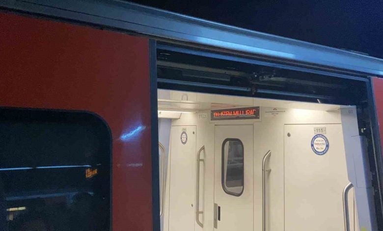 ankara metrosunda ariza yolcular bosaltildi 82b11d06c879 |