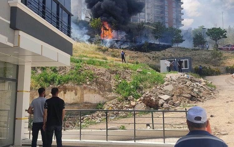 ankarada bir parkin 2 cocuk tarafindan yakildigi iddia edildi 41b7c47ecda6 |