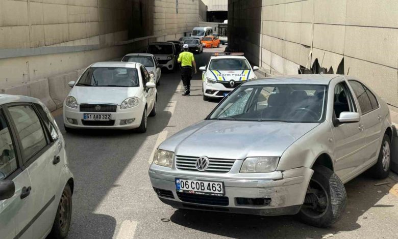 ankarada refuje carpan otomobil takla atti 2 yarali 5d6a4f11722a |