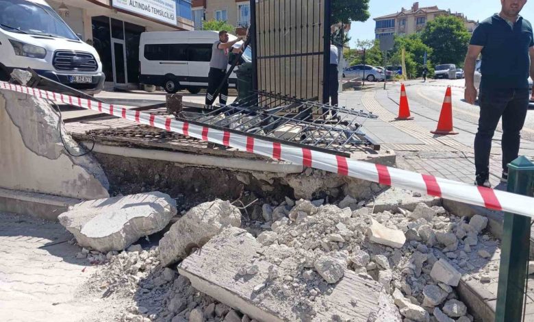 Ankara’da sürekli trafik kazalarının meydana geldiği cadde çevre sakinlerini tedirgin ediyor 1 ankarada surekli trafik kazalarinin meydana geldigi cadde cevre sakinlerini tedirgin ediyor 1d0ff3c3c0b5 |