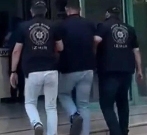 Aranan 2 hükümlü İzmir’de yakalandı 1 aranan 2 hukumlu izmirde yakalandi d23bef84a7e0 |